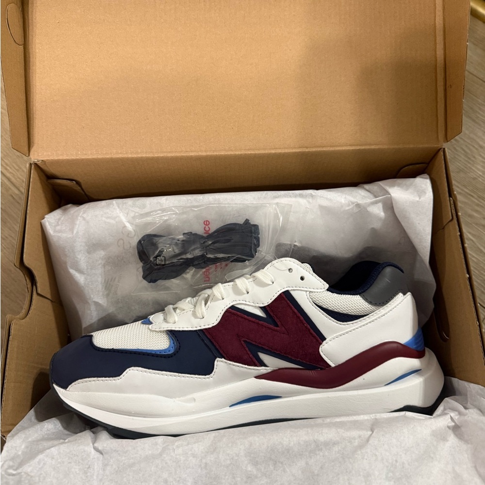 Unisex Optic White/Navy Figs | New Balance 5740